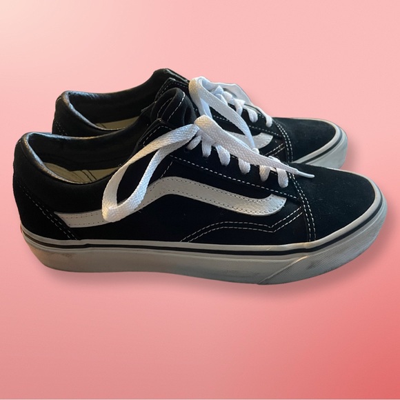 Vans Shoes - Vans old skool sneakers